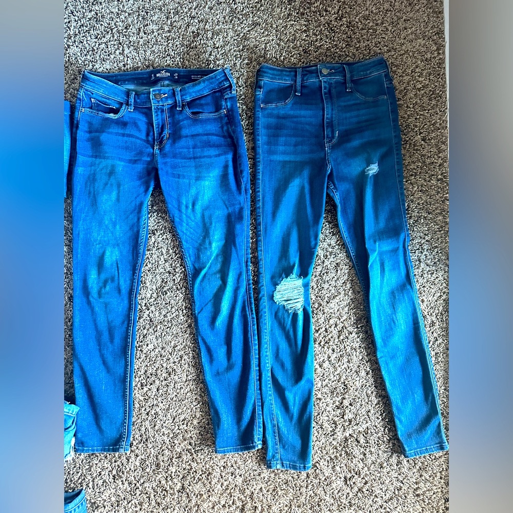 Hollister skinny jeans! X2! Basically new! Size 5!